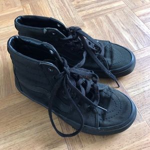 ALL BLACK VANS